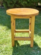 Taboret drewniany okrągły 