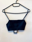 Czarna miękka braletka top z regulowanymi ramiączkami marki Weekday