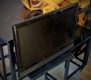 Telewizor Q.media 21.6cali z dvd i pilotem