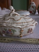 Bombonierka, szkatułka, puzderko z porcelany.