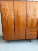 Szafa vintage duża 