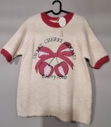 Sweterek z wiśniami 