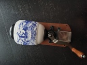 Stary porcelanowy młynek motyw holenderski