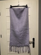 Puszysty szal liliowy Cropp