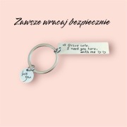 Brelok z grawerem “Drive safe” – idealny prezent dla ukochanej osoby