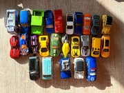 Zestaw 24 metalowych resoraków – auta metalowe – różne modele – używane(B87