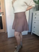 Rozkloszowana spódnica jasny brąz beż mini wiskoza