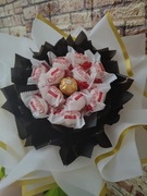 Słodki bukiet z pralin Raffaello, Ferrero Rocher prezent na Urodziny