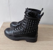 Buty czarne damskie z ćwiekami roz.38 wymiary opis firmy DeeZee