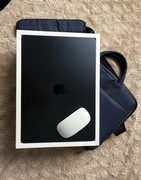 MacBook Air m2 15.3 cala z myszką i torbą 