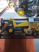 Majorette Volvo wywrotka 1/45 skala nowy resorek autko 