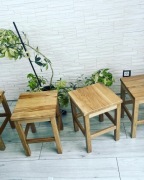 Taboret dębowy lakierowany/olejowany