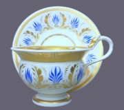 Filiżanka KPM Berlin 1837-44 Kalathos-Perlfriestasse Kwiaty Biedermeier