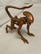 Super figurka Lanard Alien Xenomorph Runner Walmart 2020