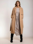 Długi beżowy płaszcz dwurzędowy M
