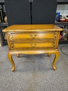 Stylowa komoda w stylu klasycznym – drewno, 2 szuflady