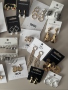 Duży zestaw kolczyków outlet z platformy ASOS