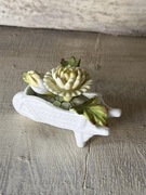 Porcelanowa figurka TERRA – taczka z kwiatem, vintage, Tajwan