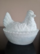 Średnia kurka prl kura Ząbkowice biała  bomboniera 