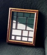 Gablotka na drobiazgi z lustrem