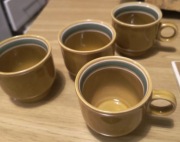 Filiżanki  z zielonym paskiem 4 szt. ceramika Pruszków PRL 