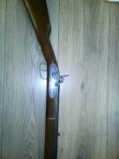 Karabin czarnoprochowy hiszpańskiej firmy Jukar