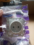 Gniazdo pojedyncze z uziemieniem ospel szafir 