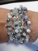 Bransoletka w kolorach szarości zapinana na magnes 