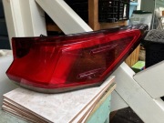 Lexus CT200h lampa tylna prawą lift