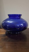 Duża waza / wazon z kobaltowego szkła – dekoracyjna, dmuchana, stan idealny
