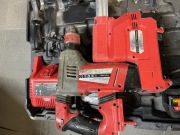 Młot i odsysacz MILWAUKEE M28 CHPX i M18 28 cpdex 