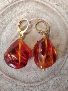 Piękne Kolczyki z Naturalnym Bursztynem Bałtyckim – Unikatowe