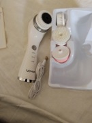 VOYOR Szczotka do oczyszczania twarzy elektryczna