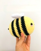 Maskotka Pszczoła Pluszak na szydełku Handmade Rękodzieło Amigurumi bee