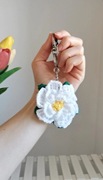 Kwiatek na szydełku, brelok, zawieszka handmade