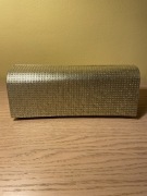 Torebka kopertówka w kolorze złotym z kryształkami z łańcuszkiem ślub