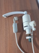 Przepływowy podgrzewacz do wody kran elektryczny