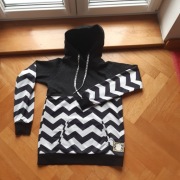 Femi Stories rozmiar M bawełna 80% ciepła bluza z kapturem