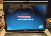 Toshiba Satellite L300/T4200/4GB RAM/256GB SSD/DVD-RW bateria + zasilacz