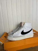 Używane tenisówki nike blazer mid białe org skórzane 37,5