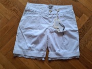 Nowe krótkie spodenki białe S/36 koronka Wiya