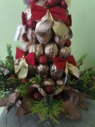 Choinka z orzechów 39cm ozdobą strój święta 