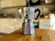 klasyczna kawiarka Bialetti Moka Express 6 tz (makietka)