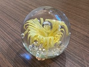 Śliczna szklana kula ozdoba przycisk do papieru 
