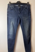 Granatowe dżinsy EMPORIO ARMANI 31 pasuje na 44