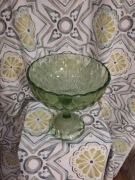 Szklana zielona patera/owocarka na nóżce "Ząbkowice" PRL