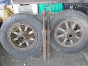 Zabytkowe koła do wozu