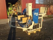 Wibroprasa VP4D z napędem i formą do bloczków betonowych