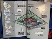 Gra monopoly „Tu i teraz edycja limitowana „