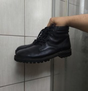 Czarne trzewiki 43 buty za kostkę o fasonie klasycznych workerów. Wy